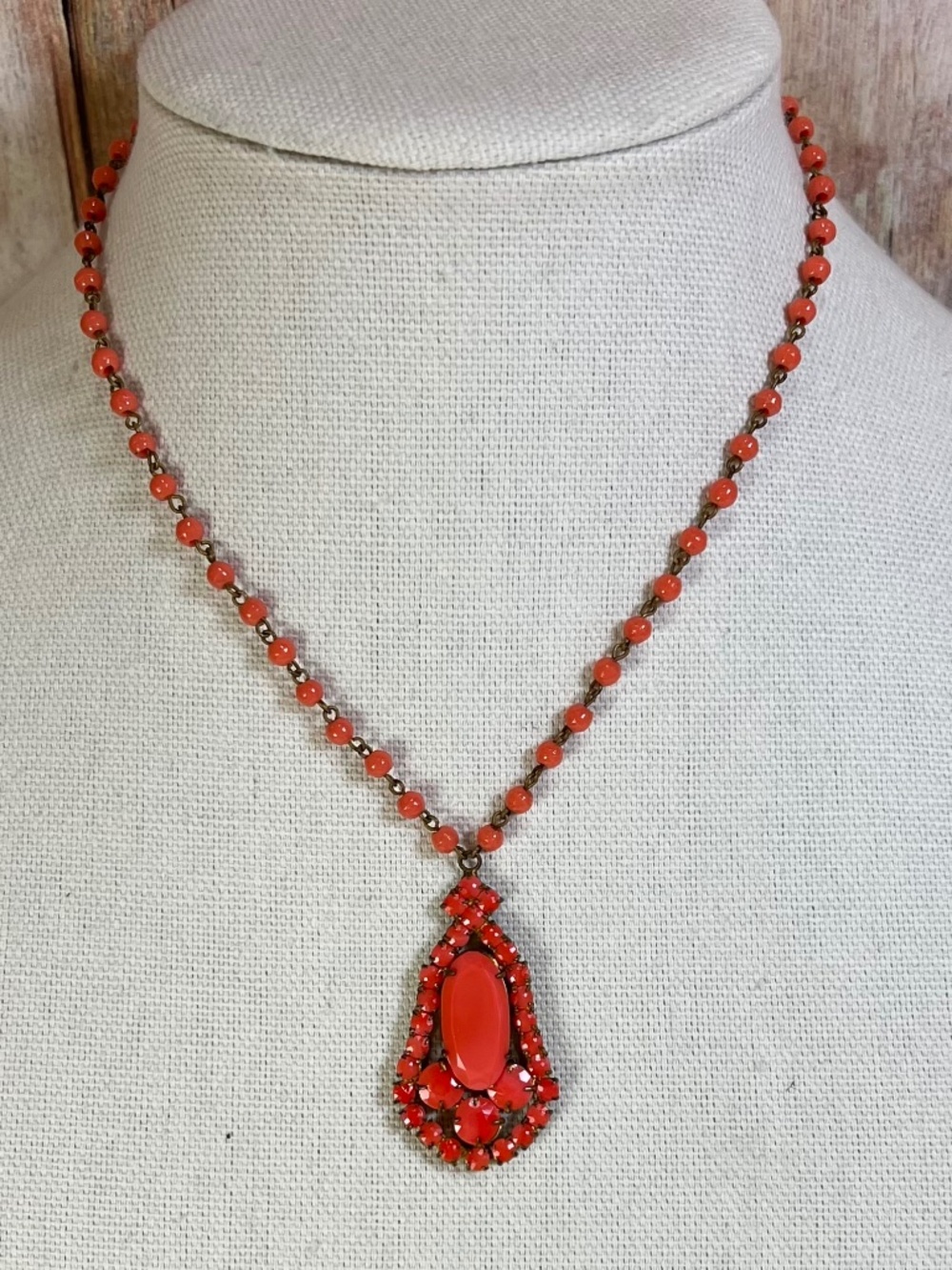 Vintage Deco Era Coral Glass Pendant Necklace